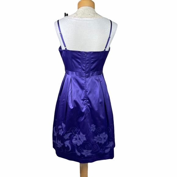 Lucy Paris Fit & Flare Satin Dress Purple Floral Embroidery L - Picture 5 of 9